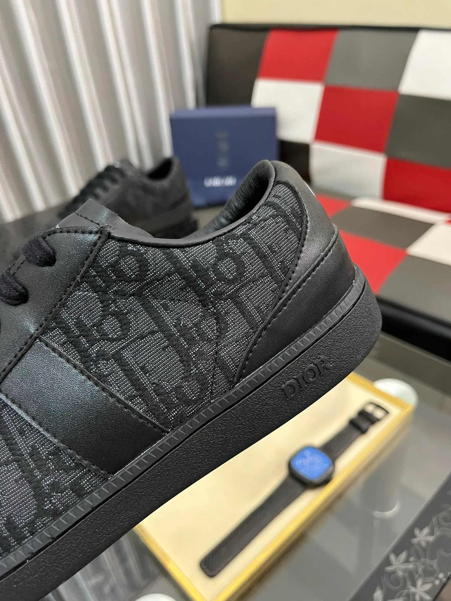 Men's shoes 💰380⌚️⌚️ 【Dior*DIAO】original quality.~ Unique modern style sneakers. 🏃A must-have casual shoe for trendy men😍😍 Original brand imported from Italy, imported original leather, sheep lining (refuses to discolor and grind feet) Sole: Original sole provided by the original factory, French lazy style design ⚠️Fit to the feet, original quality, super comfortable original sole. Code number: 38-445️⃣Colors available